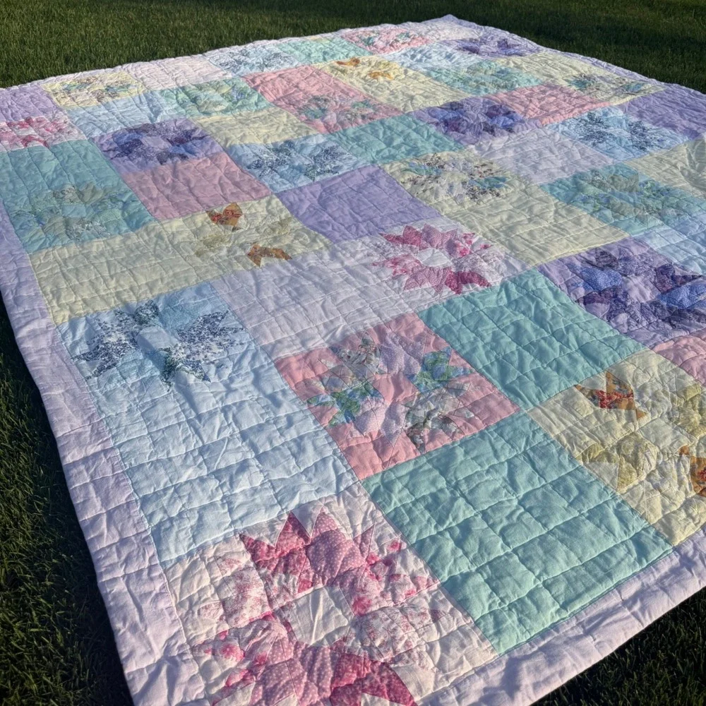 Vintage Handmade Pastel Patchwork Star Quilt Floral Applique 93x81 Lavender Pink